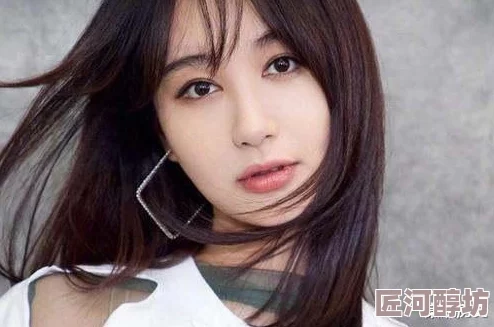 张英明谈恋爱网传与同公司艺人李菲儿秘密交往已半年